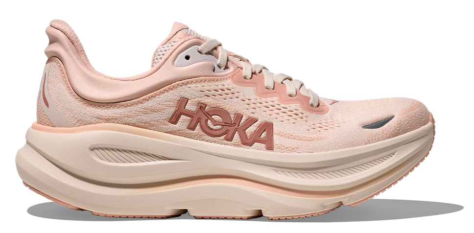 HOKA Bondi 9 Damen-Laufschuh in Rosa-Beige mit maximaler Dämpfung und atmungsaktivem Mesh-Obermaterial.