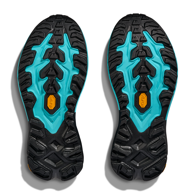 Seitenansicht des HOKA Mafate 5 in Hellblau mit schwarz/ blauer Sohle mit griffiger Vibram®-Sohle und technischem Mesh-Obermaterial