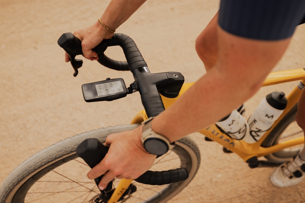 Coros Dura Fahrradcomputer Am Fahrrad montiert