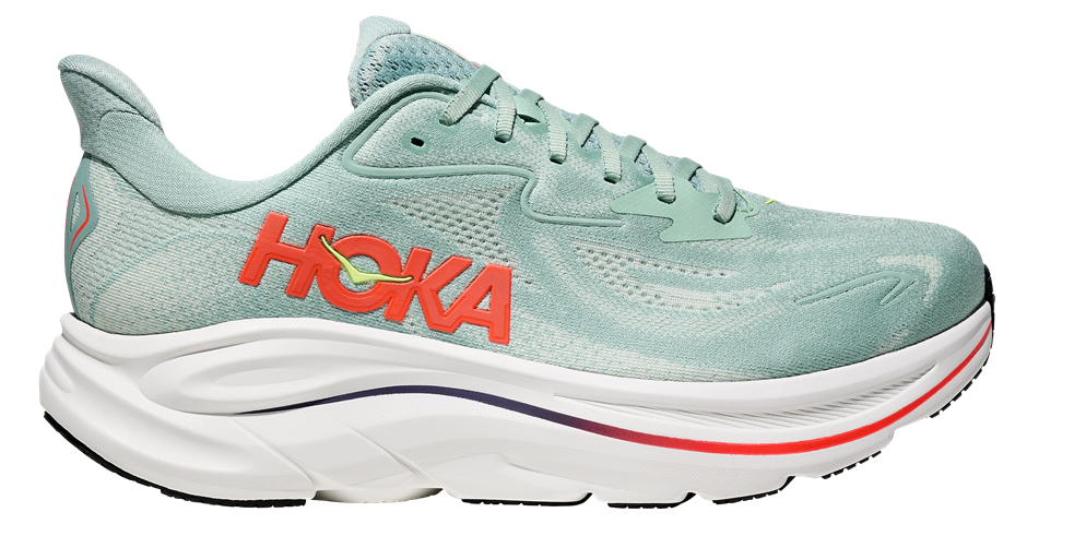 HOKA Clifton 10 Hellblau mit rotem Logo und Weißer Sohle