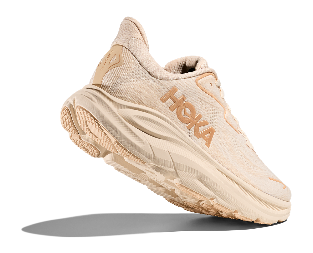 HOKA Laufschuh Modell Clifton 10 in Vanillefarbe 