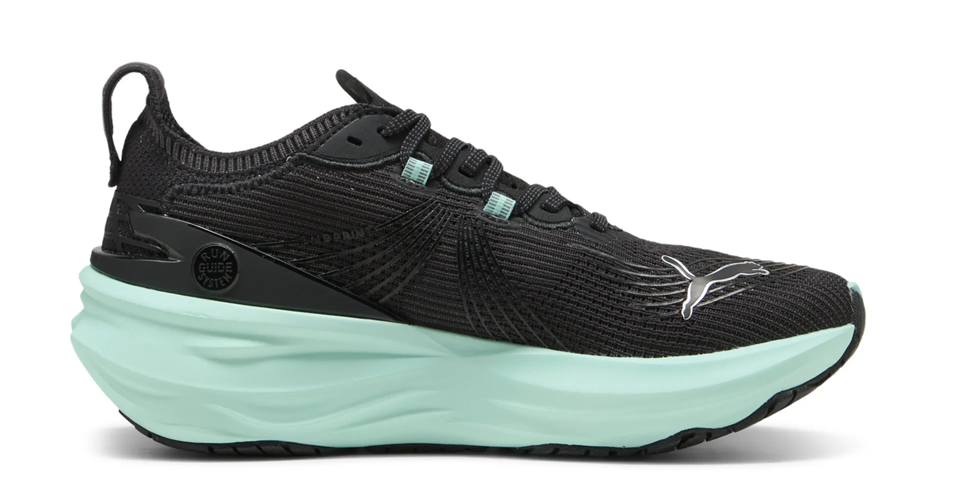 Puma ForeverRun Nitro 2 Damen Laufschuhe in Schwarz mit mintgrüner Sohle und reflektierenden Details
