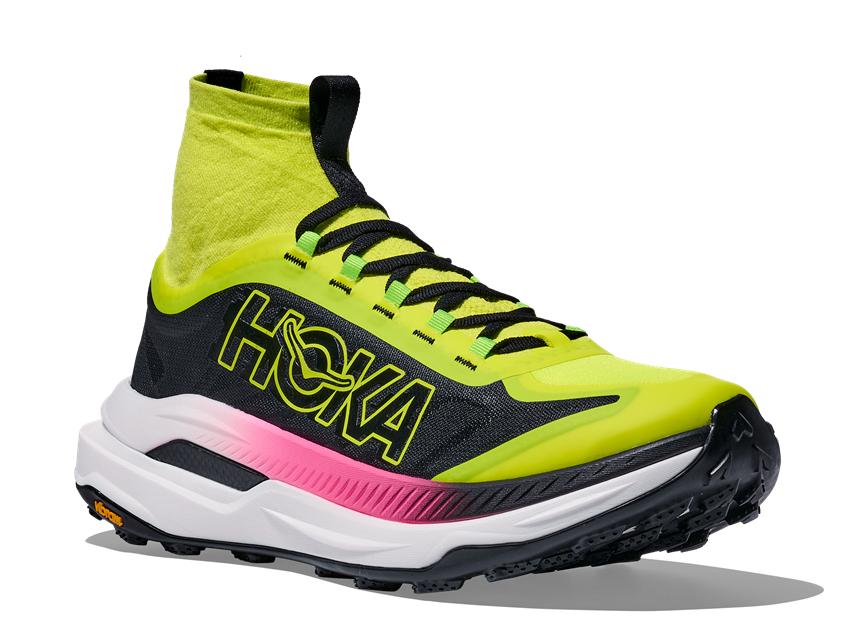 Hoka Tecton X 3 in auffälligem Design mit gelb-neongrüner Sockenkonstruktion, schwarzem Mesh-Obermaterial, großem HOKA-Logo und pink-weiß-schwarzer Zwischensohle mit Vibram-Außensohle,