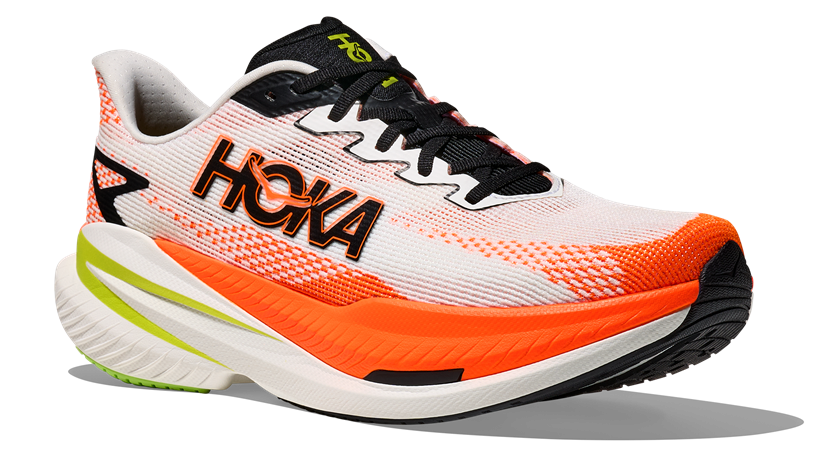 HOKA Mach X3 weiß Orange, Schwarzes Logo und Schwarze Schnürsenkel