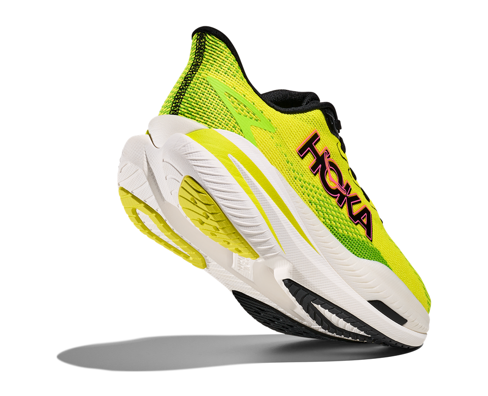 Hoka Mach X 3 Laufschuh in leuchtendem Gelb-Grün mit schwarzer Sohle und schwarzen Schnürsenkeln, seitlich mit großem HOKA-Logo