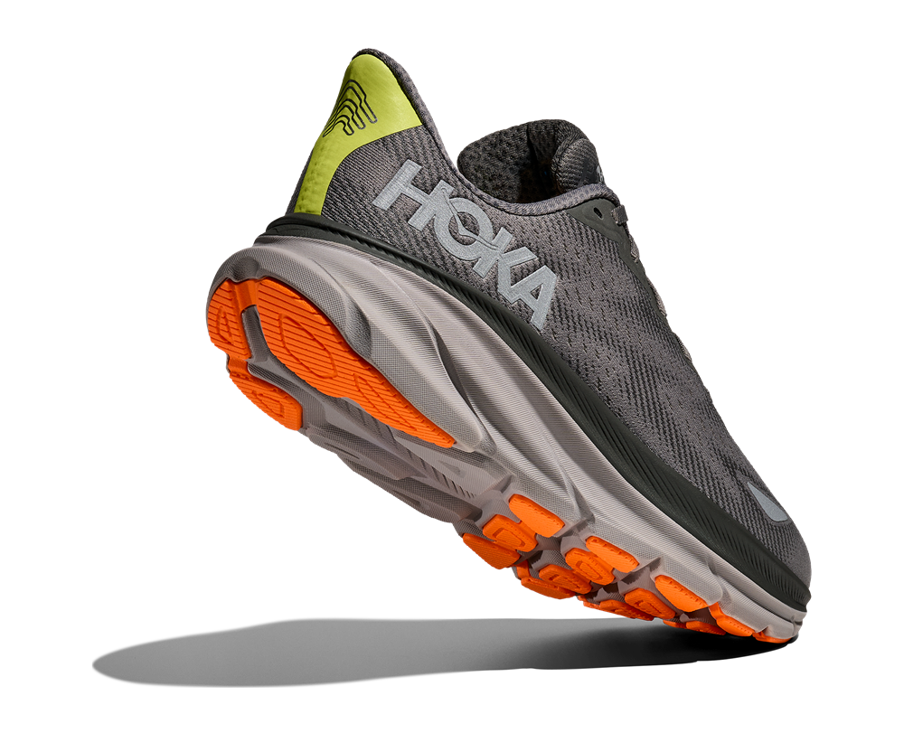 Clifton 9 in Grau mit orangener Grip-Sohle Clifton 9 in Grau mit orangener Grip-Sohle