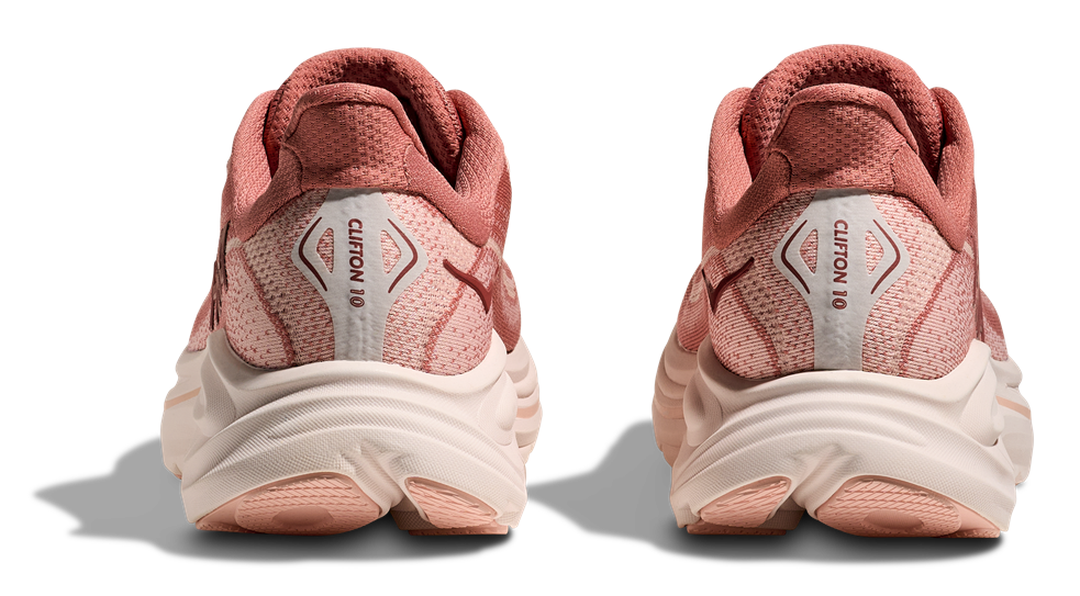 HOKA Clifton 10 Damen-Laufschuh in Altrosa mit cremefarbener Sohle und braunem Logo