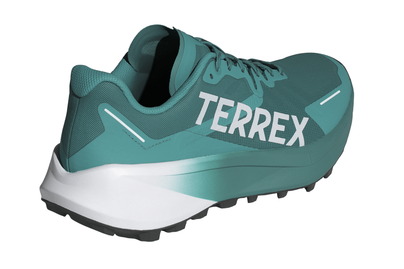 Adidas Terrex Agravic 3 Trailrunning-Schuhs in Türkis mit weißem TERREX-Schriftzug