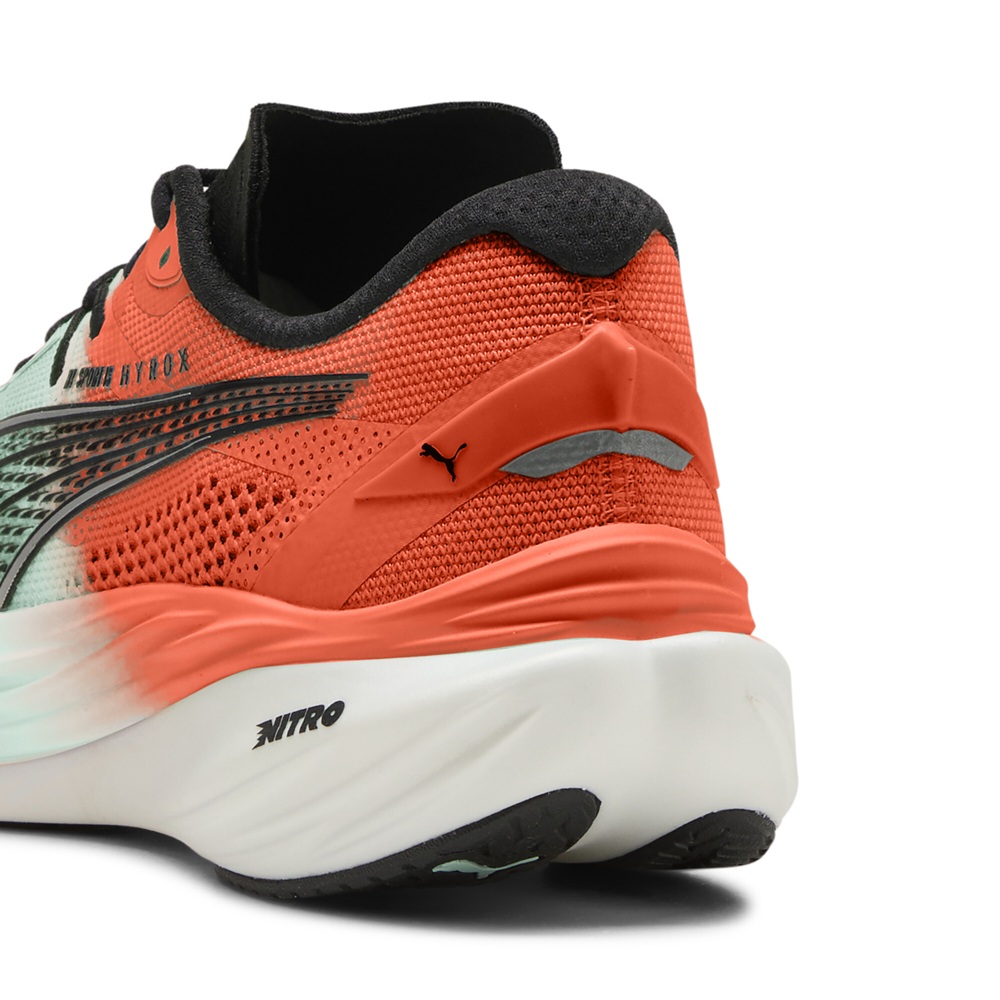 PUMA Deviate NITRO 3 HYROX Laufschuh in Mint-Grün und Orange mit schwarzem PUMA-Logo