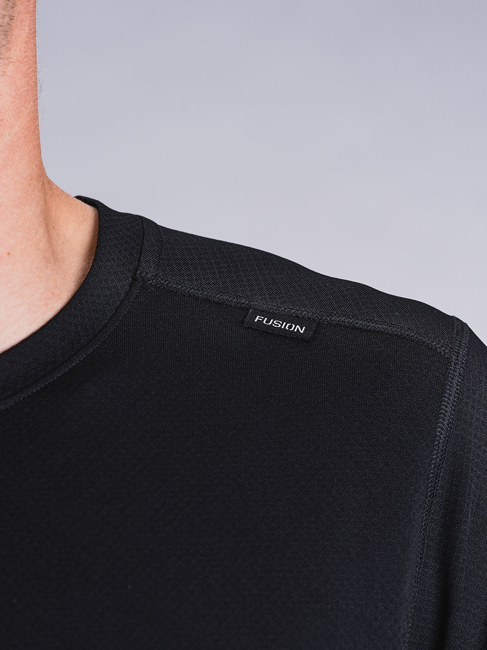 Fusion Run-T-Shirt Herren in Schwarz – funktionelles Laufshirt mit weichem Material und sportlicher Passform