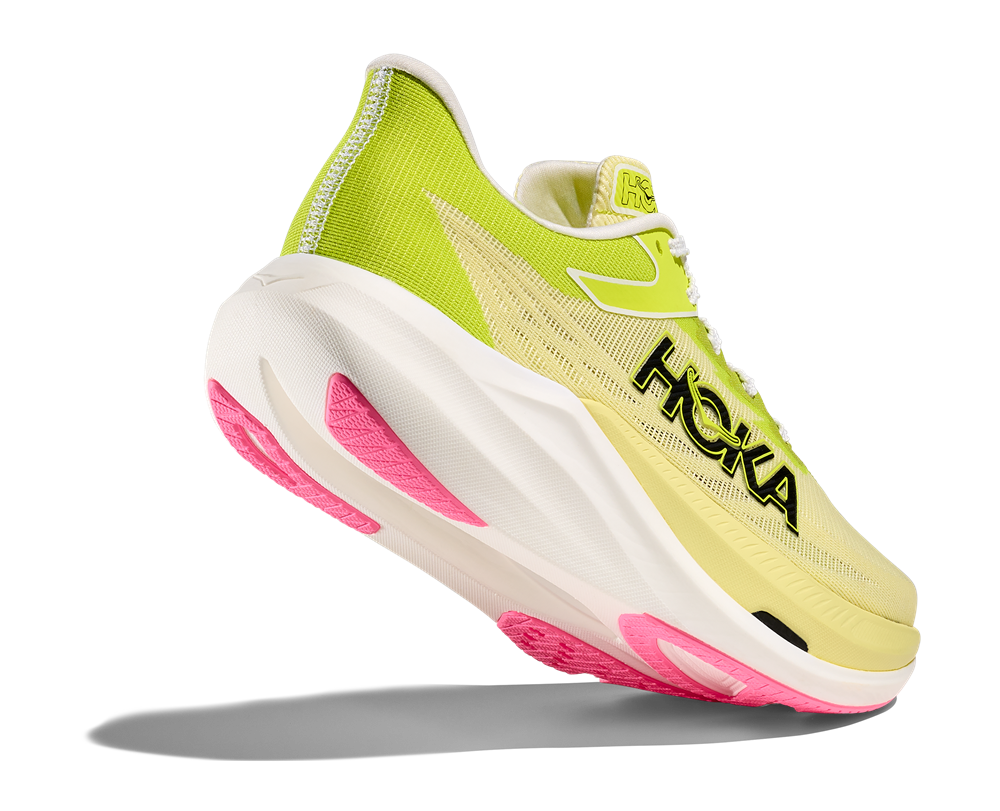 HOKA Rocket X3 - Neon-gelbes Obermaterial, schwarzer Hoka schriftzug, Rosane Grip Sohle