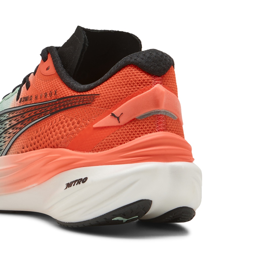 PUMA Deviate NITRO 3 HYROX Laufschuh in Mint-Grün und Orange mit schwarzem PUMA-Logo