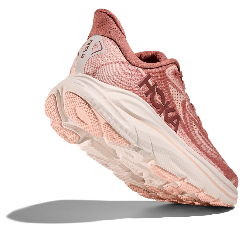 HOKA Clifton 10 Damen-Laufschuh in Altrosa mit cremefarbener Sohle und braunem Logo