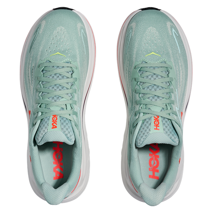 HOKA Clifton 10 Hellblau mit rotem Logo und Weißer Sohle